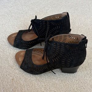 Sofft Black Women's Open-Toe Cut-Out Heels